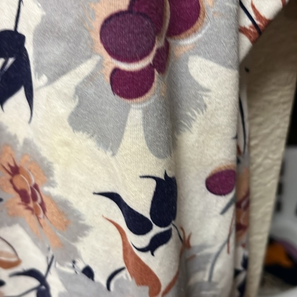 Floral button down top 2XL - Picture 5 of 5